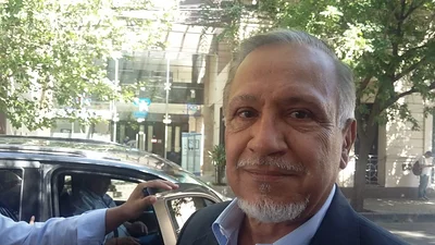 El cambiemista Juan Carlos Romero no pudo votarse porque se olvidó el DNI El cambiemista Juan Carlos Romero no pudo votarse porque se olvidó el DNI