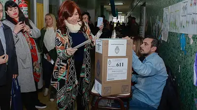 Votó Cristina Kirchner: “Estoy en contacto permanente con Alberto” Votó Cristina Kirchner: “Estoy en contacto permanente con Alberto”