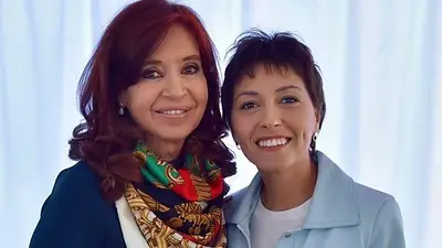 Mayra Mendoza ganó en Quilmes y es la primera intendenta mujer de su historia Mayra Mendoza ganó en Quilmes y es la primera intendenta mujer de su historia