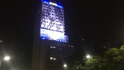 Video: ganó Alberto Fernández y se encendieron las luces de Evita en la 9 de Julio Video: ganó Alberto Fernández y se encendieron las luces de Evita en la 9 de Julio