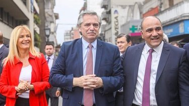 Alberto Fernández acompañó a Juan Manzur en su asunción como gobernador