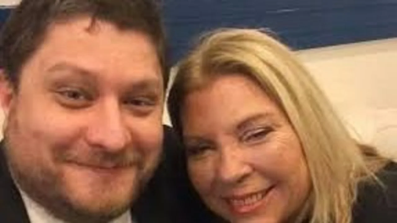 Elisa Carrió llamó "héroe" a Nicolás Wiñazki y le advirtió que tiene que adelgazar por si termina en la cárcel