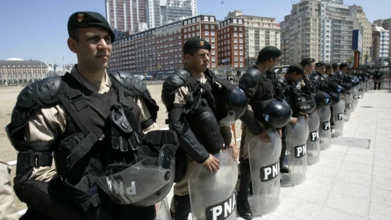 El Gobierno oficializó mejoras salariales para las Fuerzas Armadas y de Seguridad