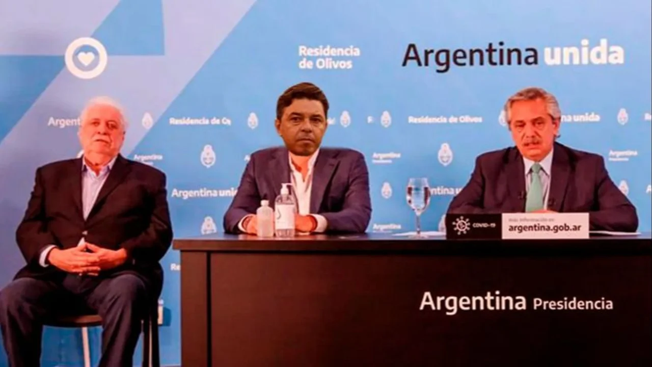 Los memes contra Marcelo Gallardo por criticar el uso de barbijos