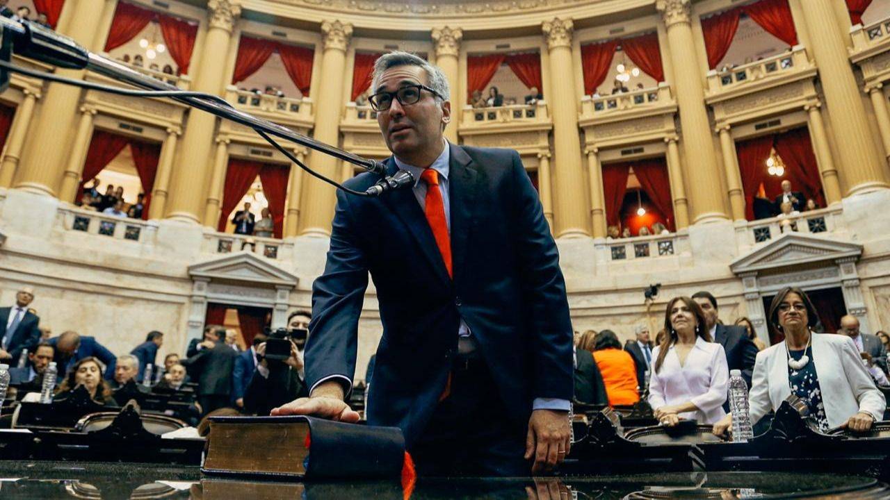 "Esto necesita la Patria": El retrógrado mensaje de un diputado del PRO en Twitter