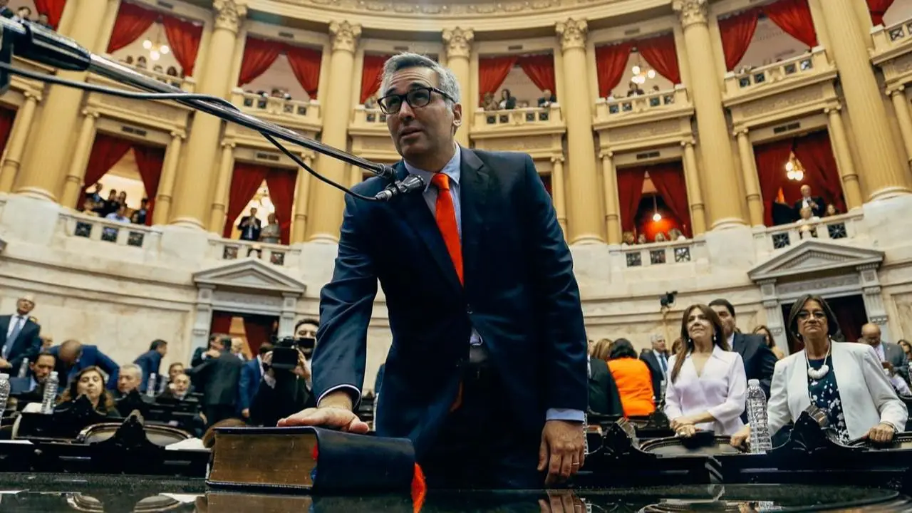 "Esto necesita la Patria": El retrógrado mensaje de un diputado del PRO en Twitter