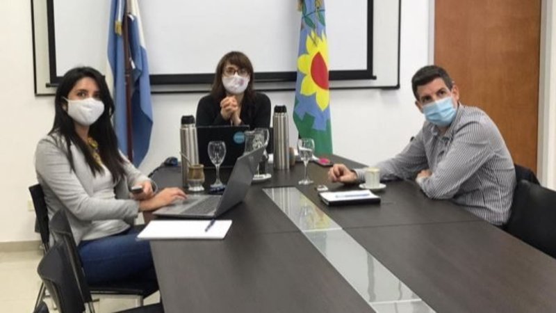Provincia propuso un incremento salarial del 14% a los estatales