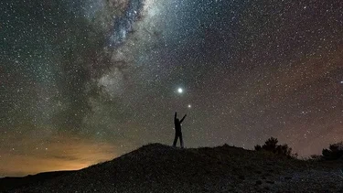 La NASA destacó una foto de Júpiter y Saturno tomada por un argentino