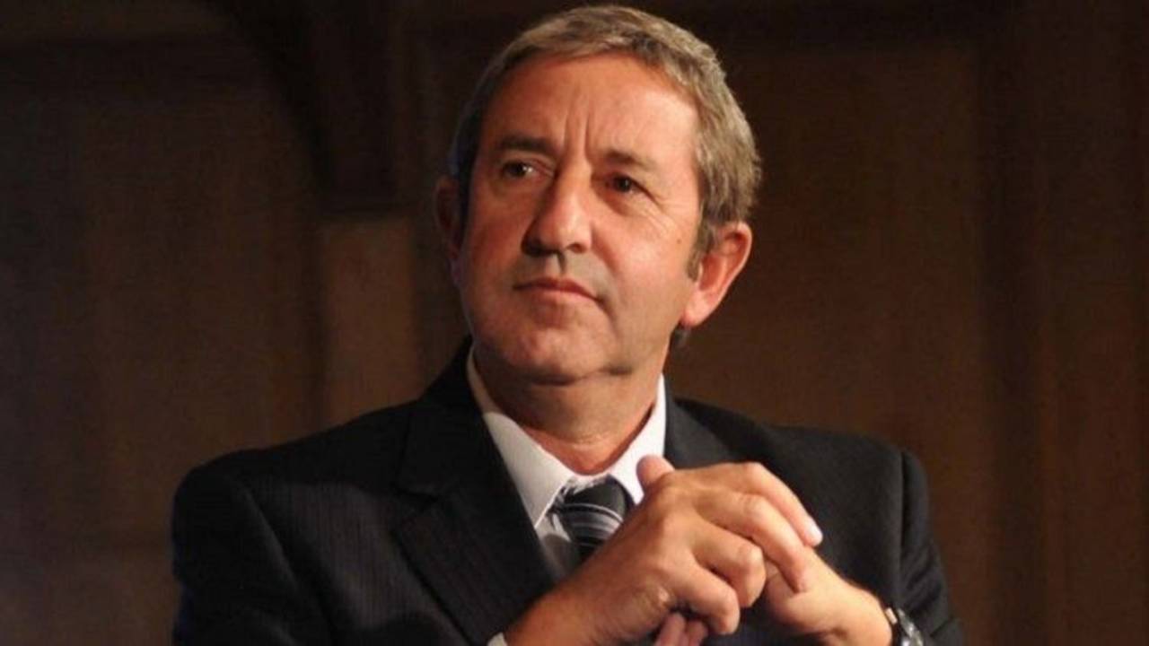Julio Cobos será papá a los 65 años