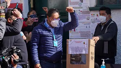 Elecciones en Bolivia: Votó Luis Arce, el candidato de Evo Morales Elecciones en Bolivia: Votó Luis Arce, el candidato de Evo Morales