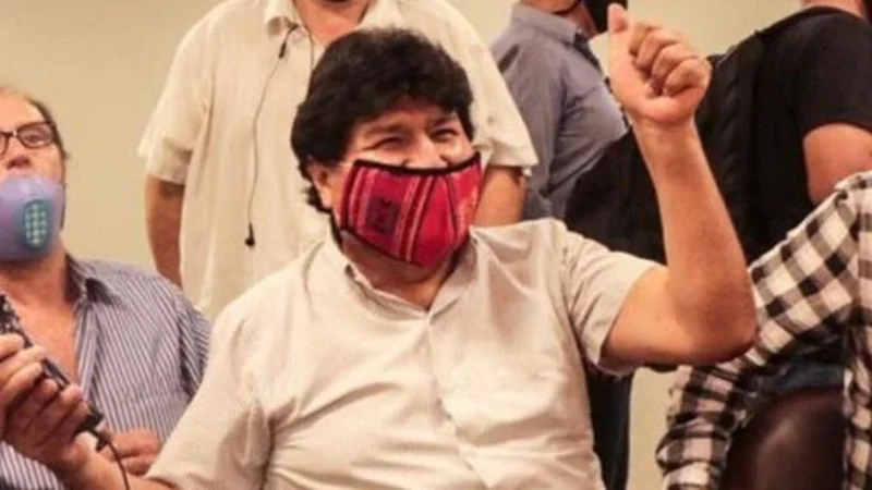 "Hemos vuelto millones": La felicidad de Evo Morales tras el aplastante triunfo del MAS en Bolivia