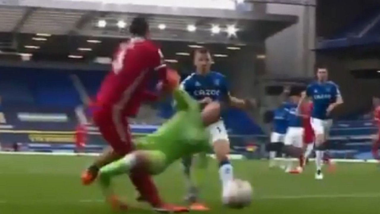 El arquero que le rompió los ligamentos a una estrella del Liverpool no será sancionado