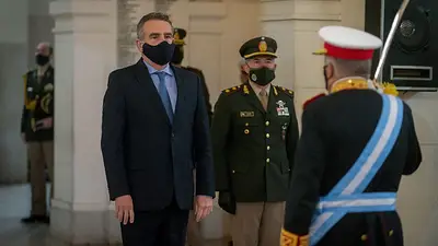 Fuerzas Armadas: Rossi reconoció a las nuevas generaciones de oficiales Fuerzas Armadas: Rossi reconoció a las nuevas generaciones de oficiales