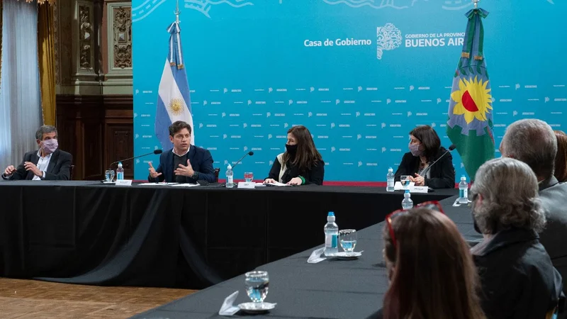 Axel Kicillof presentó la Escuela Sindical de Género y dijo que "busca combatir las tradiciones machistas"