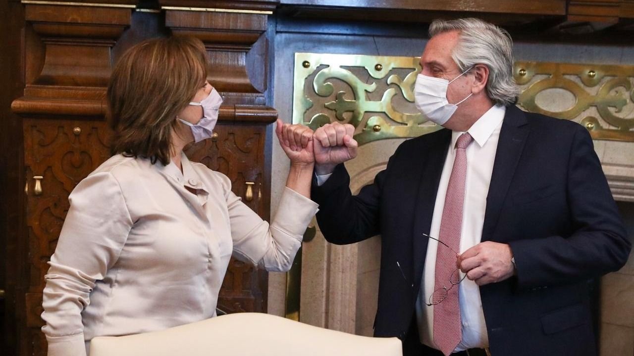 Alberto Fernández se reunió con la gobernadora de Río Negro para abordar el conflicto con los mapuches