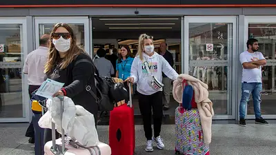 El Gobierno afirmó que la medida sobre viajes al exterior es "momentánea": "Se va a poder seguir viajando" El Gobierno afirmó que la medida sobre viajes al exterior es "momentánea": "Se va a poder seguir viajando"