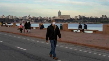 Uruguay analiza expulsar a extranjeros que no hagan cuarentena
