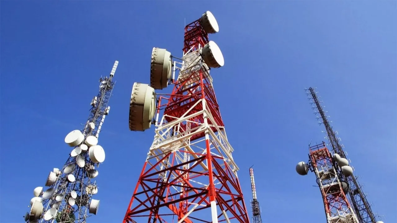 El Gobierno negocia con las Telco para reestructurar los nuevos servicios públicos 