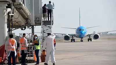 Coronavirus: Aerolíneas Argentinas denunciará a pasajeros que intenten evadir controles sanitarios Coronavirus: Aerolíneas Argentinas denunciará a pasajeros que intenten evadir controles sanitarios
