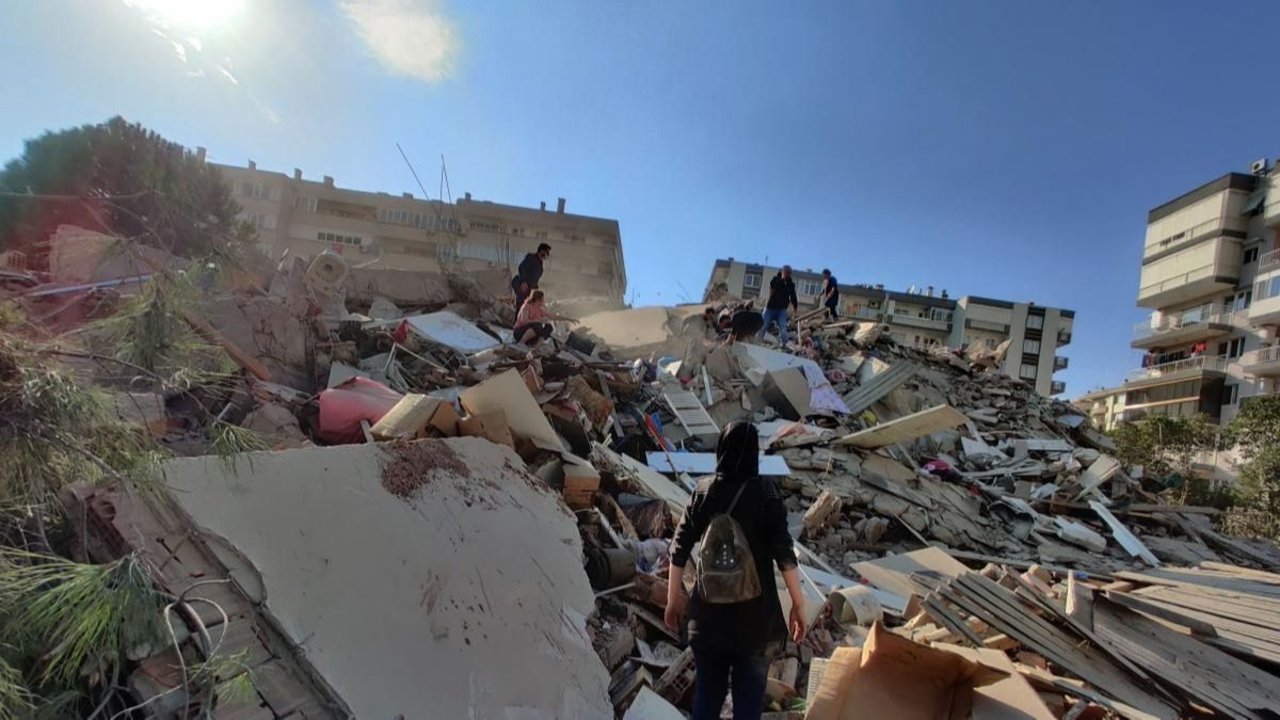 Impactantes videos: fuerte terremoto en Grecia y Turquía desencadenó un tsunami