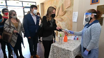 Agustina Vila visitó distritos de la Provincia que iniciaron el regreso progresivo a las clases presenciales Agustina Vila visitó distritos de la Provincia que iniciaron el regreso progresivo a las clases presenciales