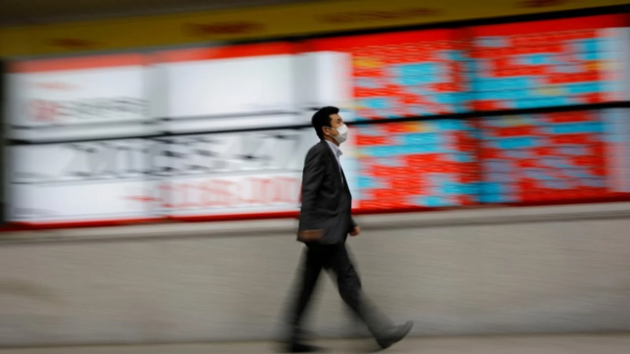 Acciones operan presionadas por inflación zona euro en máximo 13 años