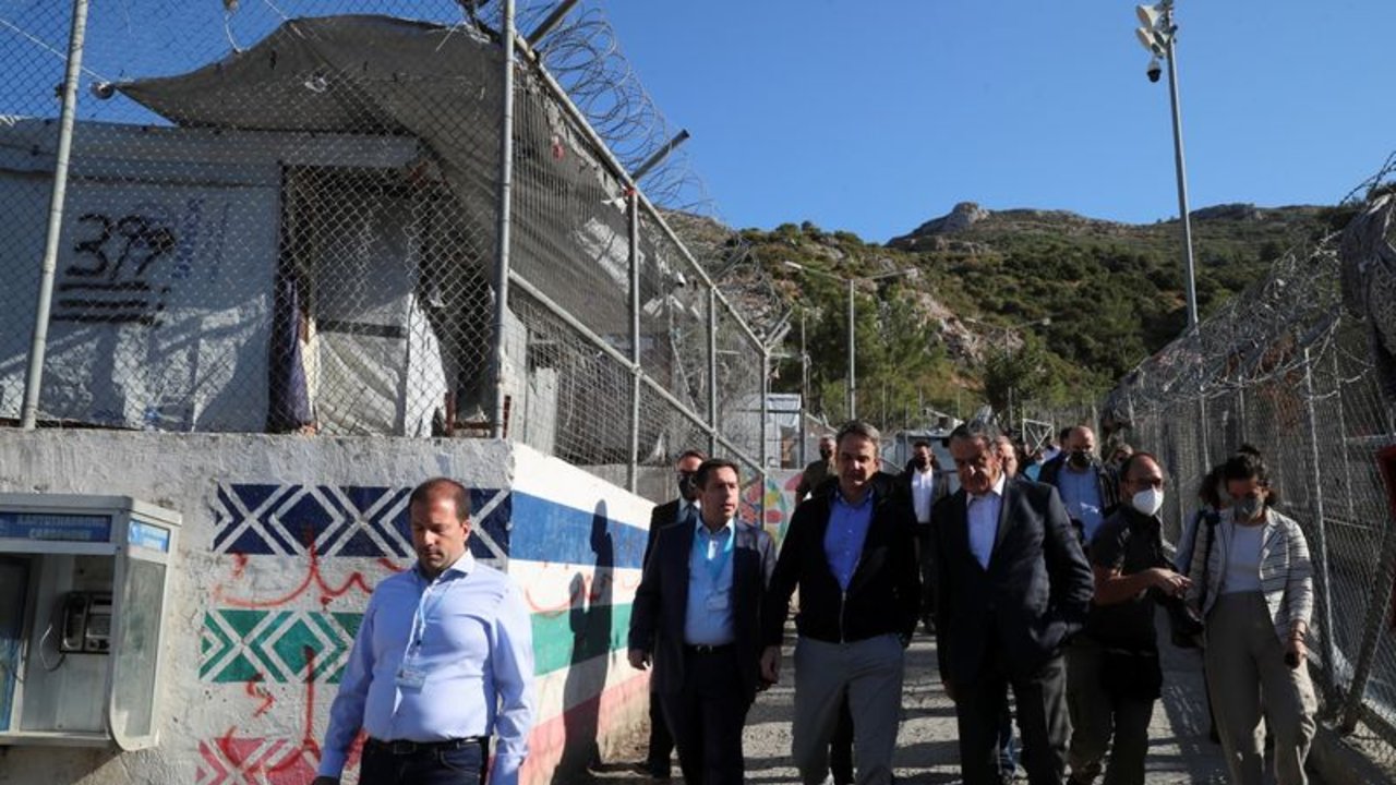 Grecia dice que no permitirá flujos migratorios "descontrolados" desde Afganistán