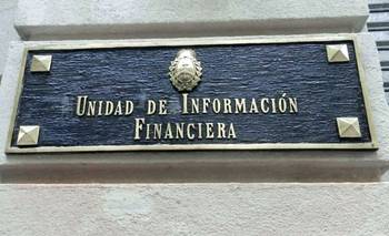 La UIF traslada al sector privado los controles en el régimen para sujetos obligados  | Javier milei presidente