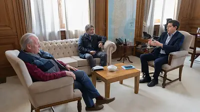 De Pedro y la CGT resaltaron el proyecto del Presidente para transformar planes sociales en empleos De Pedro y la CGT resaltaron el proyecto del Presidente para transformar planes sociales en empleos