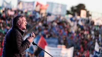 Máximo Kirchner: "Solo el pueblo va a salvar al pueblo y hay que hacerse cargo de la responsabilidad que le toca" Máximo Kirchner: "Solo el pueblo va a salvar al pueblo y hay que hacerse cargo de la responsabilidad que le toca"