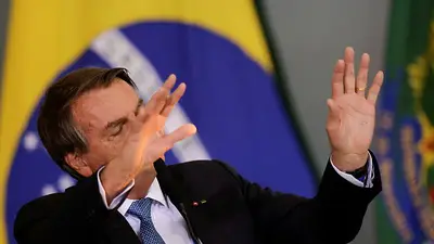 Papelón: Bolsonaro se quedó afuera del estadio de Santos por no estar vacunado Papelón: Bolsonaro se quedó afuera del estadio de Santos por no estar vacunado