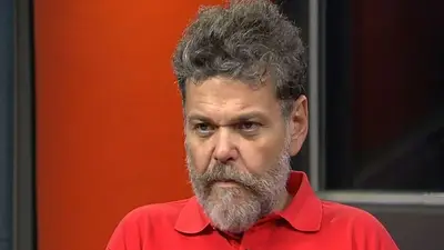 Qué le pasó a Alfredo Casero. Qué le pasó a Alfredo Casero.