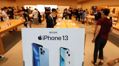 Apple recorta la producción de iPhones por falta de microchips Apple recorta la producción de iPhones por falta de microchips