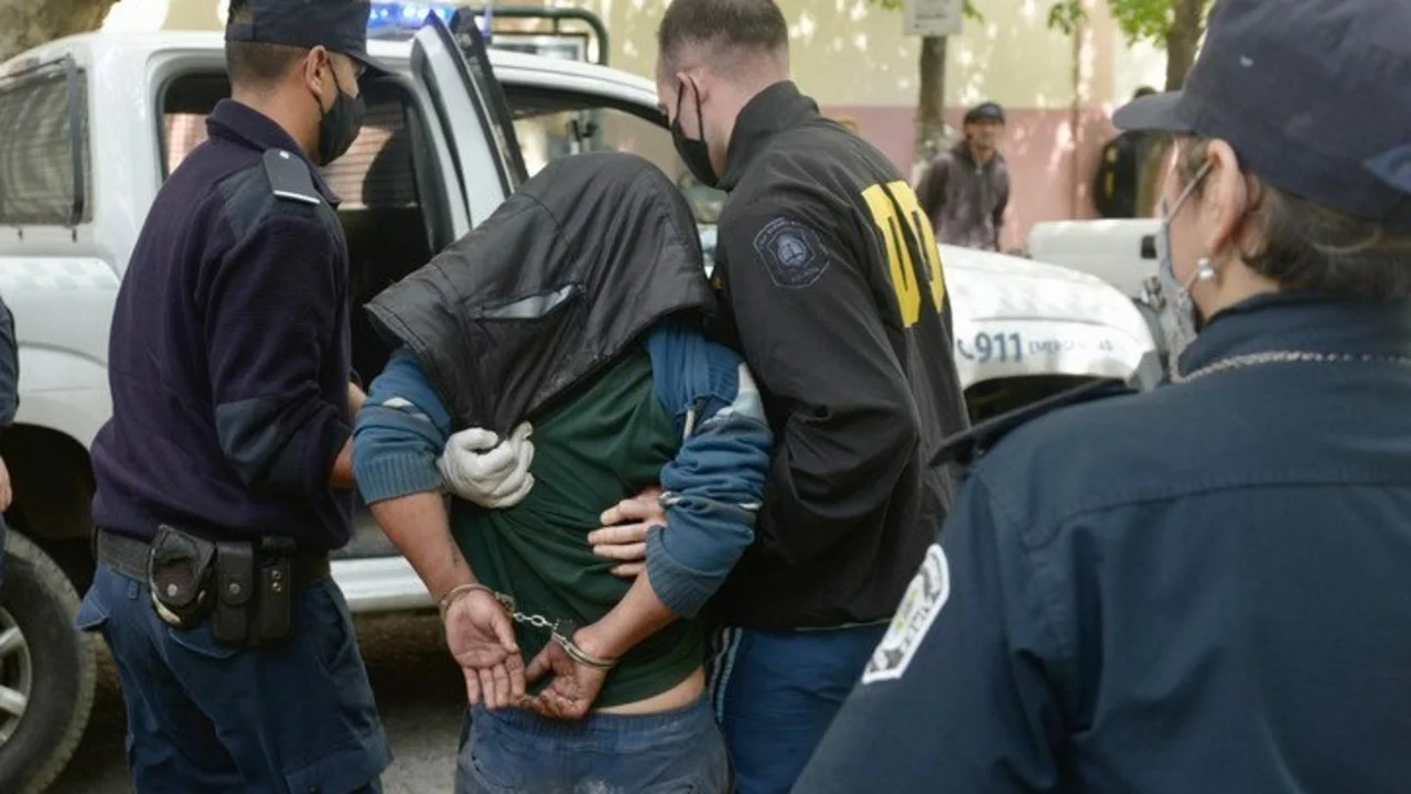 Detuvieron a dos personas por el asesinato de un joven de 17 años