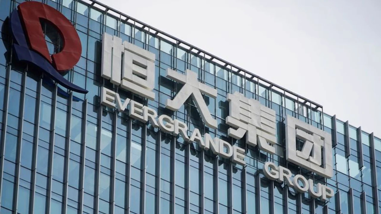 Las acciones inmobiliarias chinas caen por la crisis de Evergrande