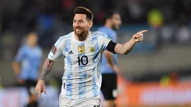 El regalo inesperado que recibió Lionel Messi en Ezeiza