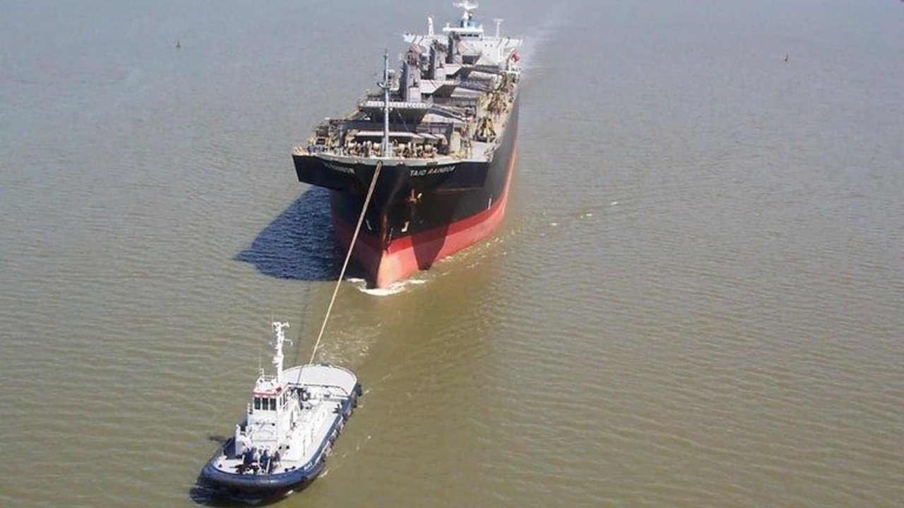 Se hundió un remolcador en el puerto de La Plata