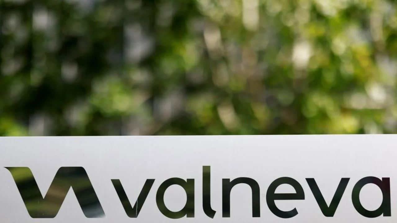 Valneva dice su vacuna COVID-19 muestra protección similar a AstraZeneca y menos efectos secundarios