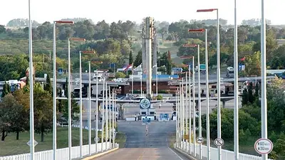 El Gobierno confirmó que se eliminan los cupos del ingreso a la Argentina El Gobierno confirmó que se eliminan los cupos del ingreso a la Argentina