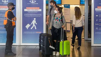 El gobierno eliminó los cupos para la vuelta de viajeros en el exterior El gobierno eliminó los cupos para la vuelta de viajeros en el exterior