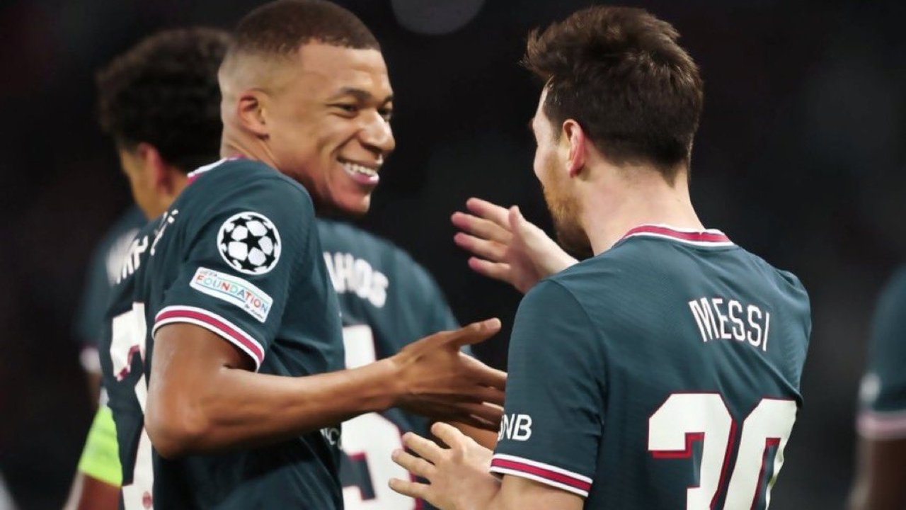 Messi la "pinchó" en un penal, metió dos goles y el PSG venció al Leipzig en la Champions League