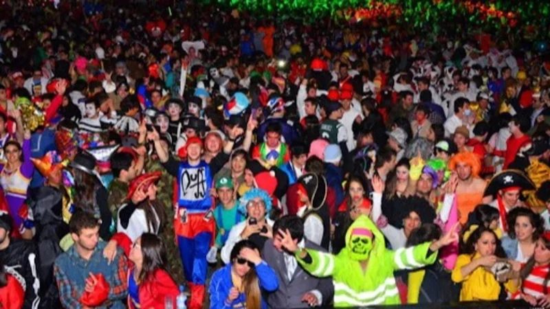 Entre Ríos: Nuevas flexibilizaciones, ¿puede volver la Fiesta de Disfraces de Paraná?