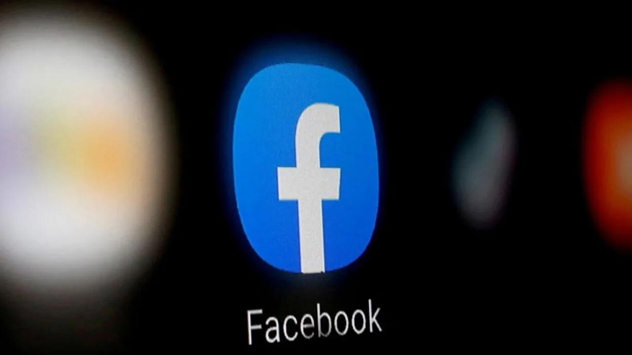 Facebook planea un inminente cambio de nombre, según una publicación especializada