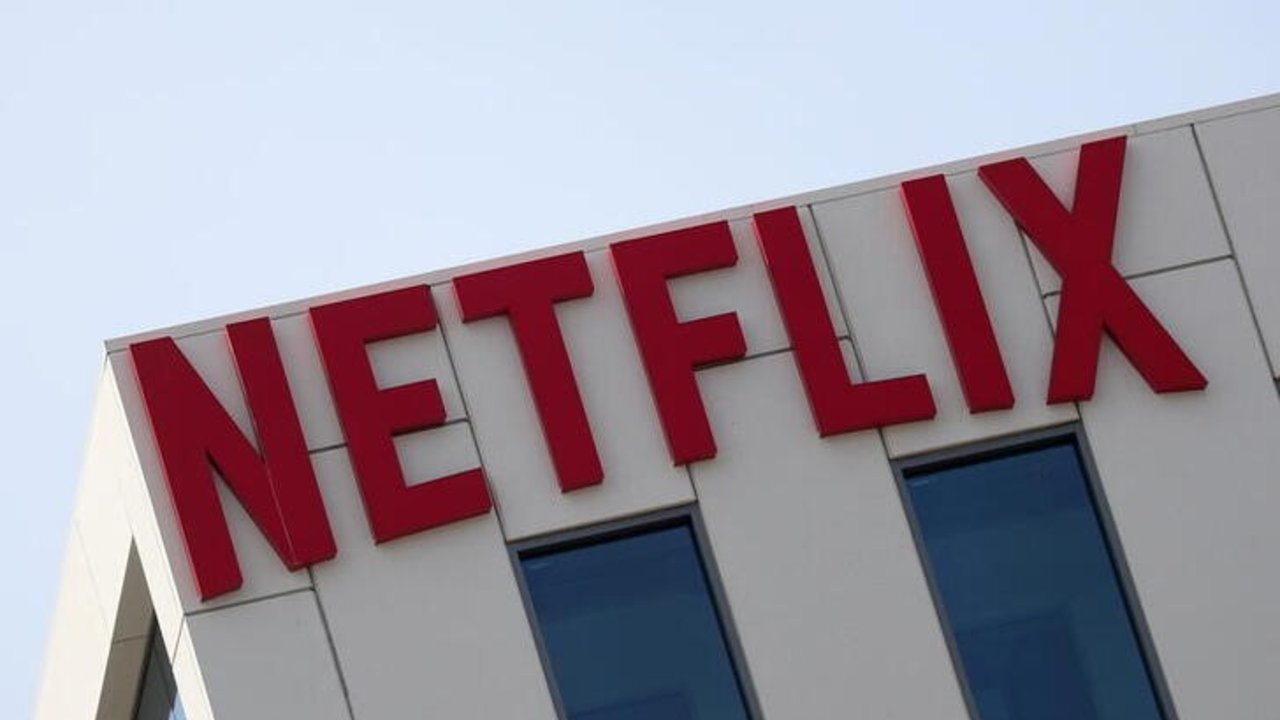 Histórica protesta de trabajadores de Netflix por comentarios homofóbicos de un humorista