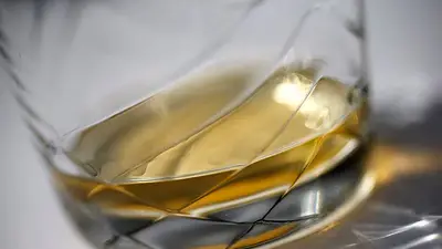 Empresa escocesa destina desechos de elaboración del whisky a combustible para autos Empresa escocesa destina desechos de elaboración del whisky a combustible para autos