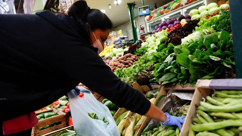 Los precios de los alimentos volvieron a empujar a la inflación en el arranque del año