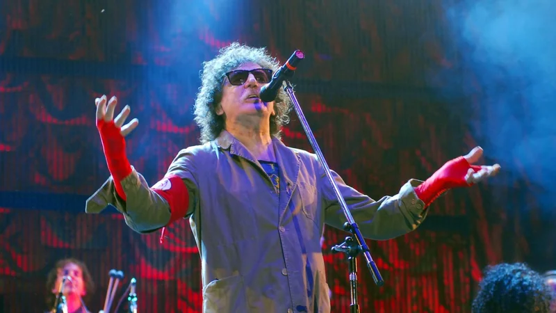 Charly García: el dueño de un desbordante genio musical que empequeñece toda excentricidad