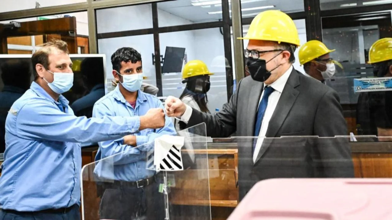 Reunión de Kulfas y Perotti con Dow para poner en marcha la "Mesa de Competitividad"