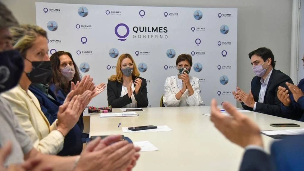 Quilmes: Mayra Mendoza garantiza puestos de trabajo, tras el impactante incendio en el Parque Industrial
