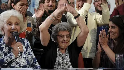 Abuelas de Plaza de Mayo. Abuelas de Plaza de Mayo.